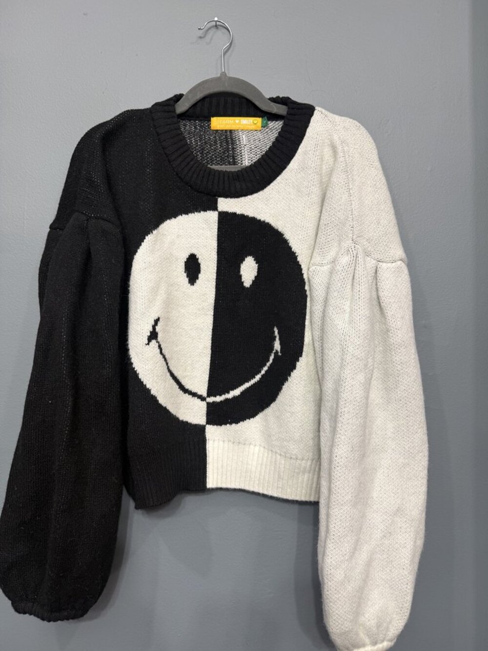 FARM Rio x Smiley Icon Black White Colorblock Smiley Face Pullover Sweater L
